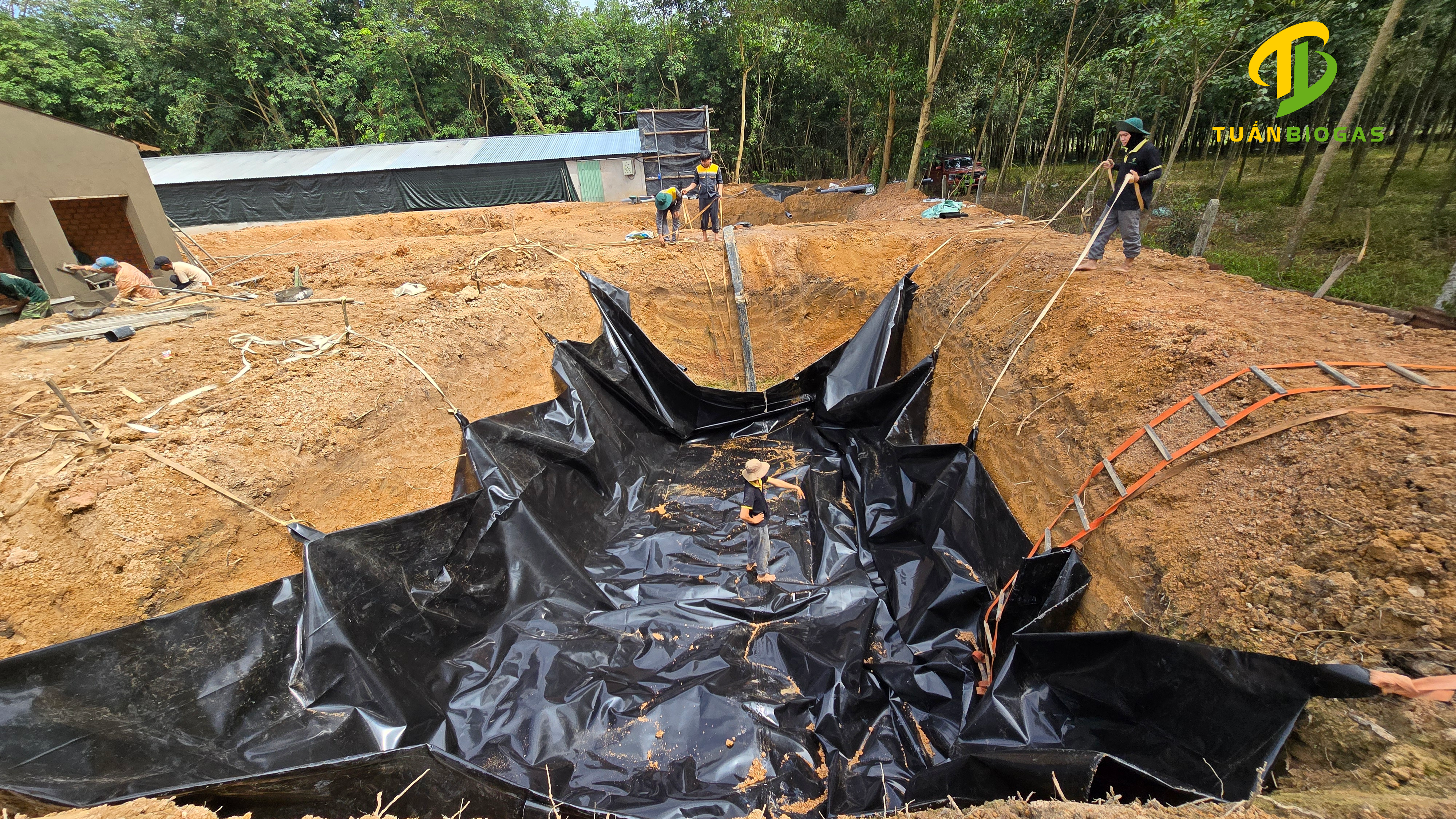 do-day-thuc-te-bat-hdpe-tuan-biogas-loai-075mm-va-1mm